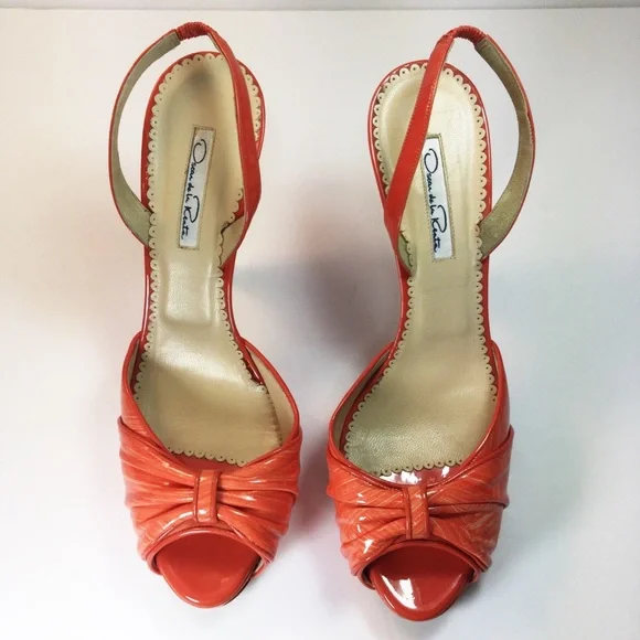 Auth. Oscar de la Renta Coral Patent Leather Peep Toe Heels